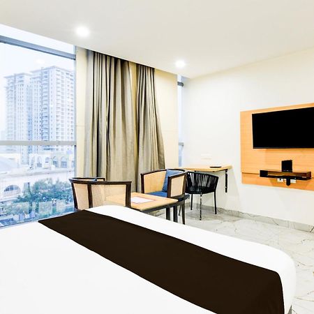 Super Townhouse Unnam Hotels Backside Of Tabala Rasa Pub, Financial District 하이데라바드 외부 사진