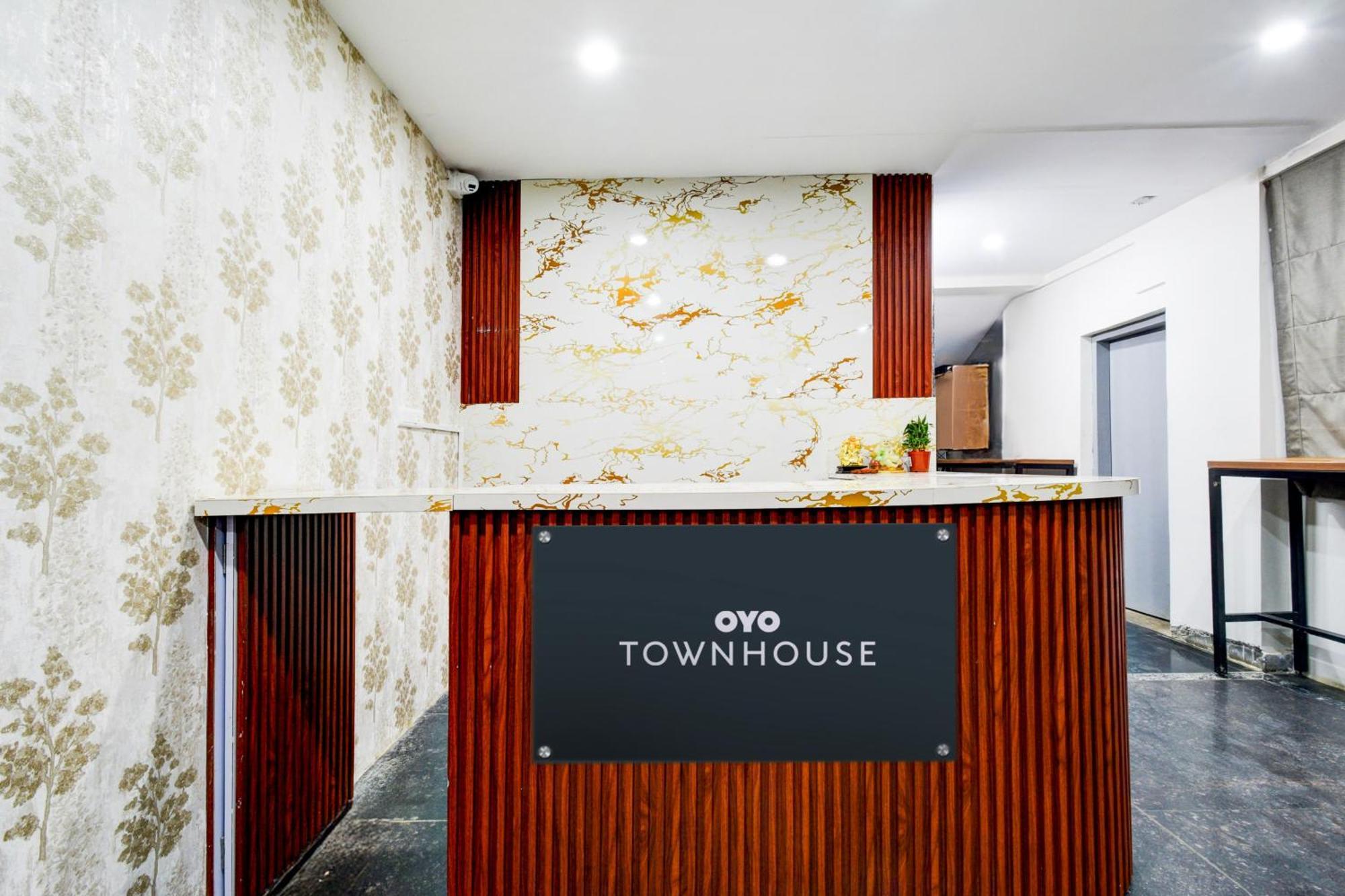 Super Townhouse Unnam Hotels Backside Of Tabala Rasa Pub, Financial District 하이데라바드 외부 사진