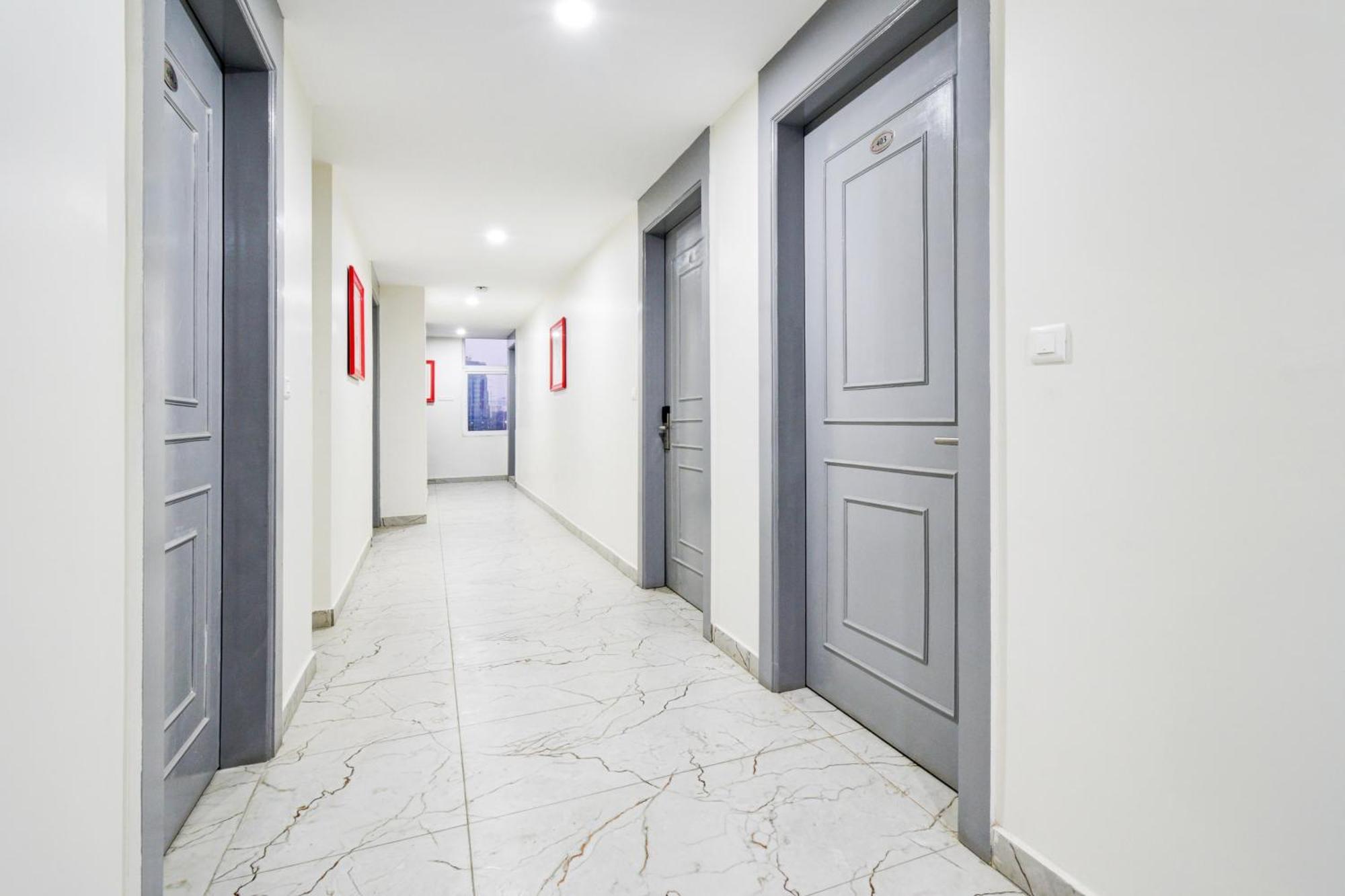 Super Townhouse Unnam Hotels Backside Of Tabala Rasa Pub, Financial District 하이데라바드 외부 사진