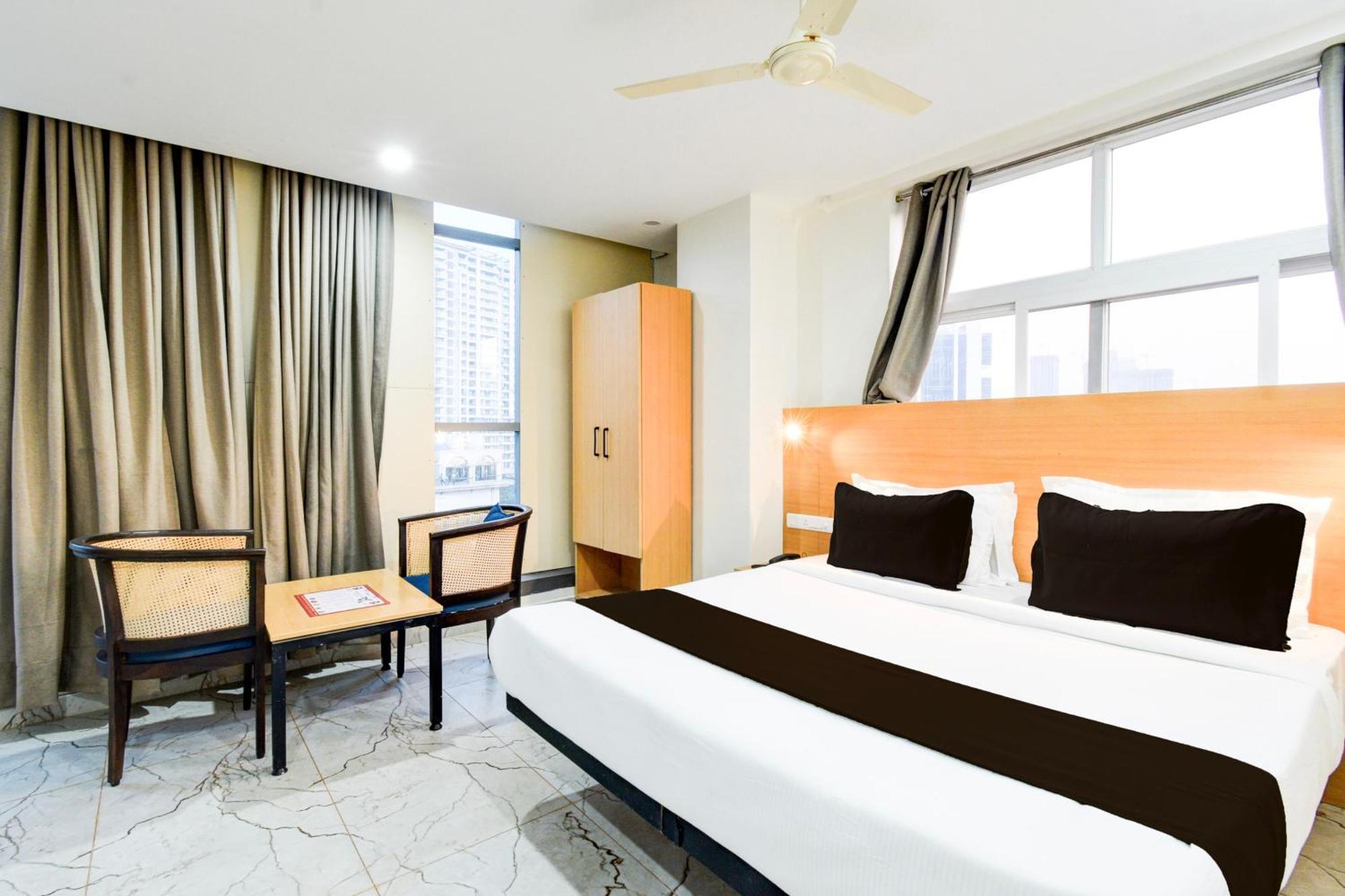 Super Townhouse Unnam Hotels Backside Of Tabala Rasa Pub, Financial District 하이데라바드 외부 사진