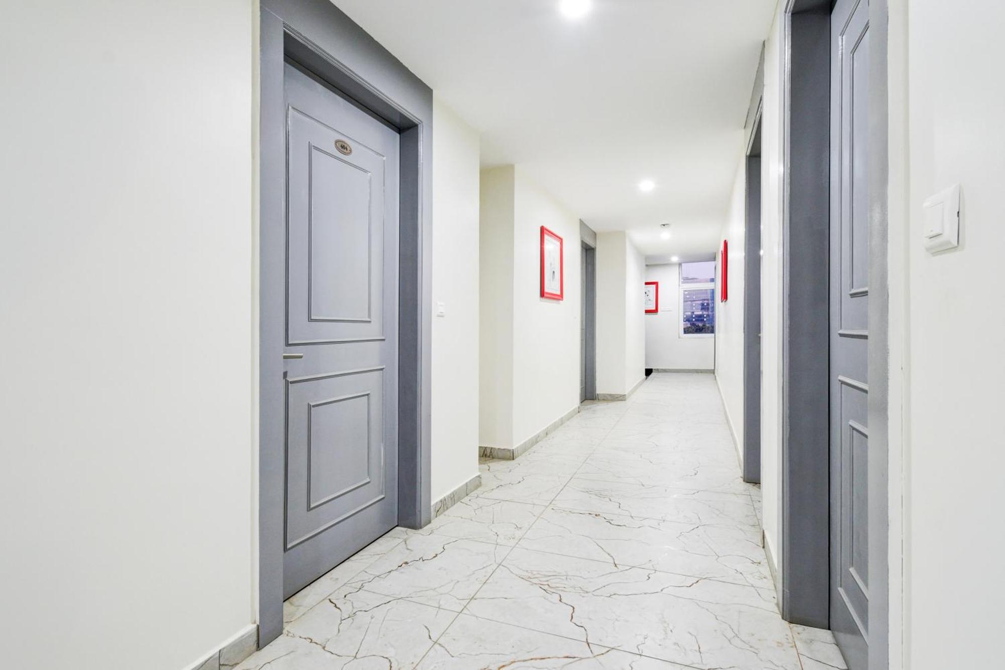 Super Townhouse Unnam Hotels Backside Of Tabala Rasa Pub, Financial District 하이데라바드 외부 사진