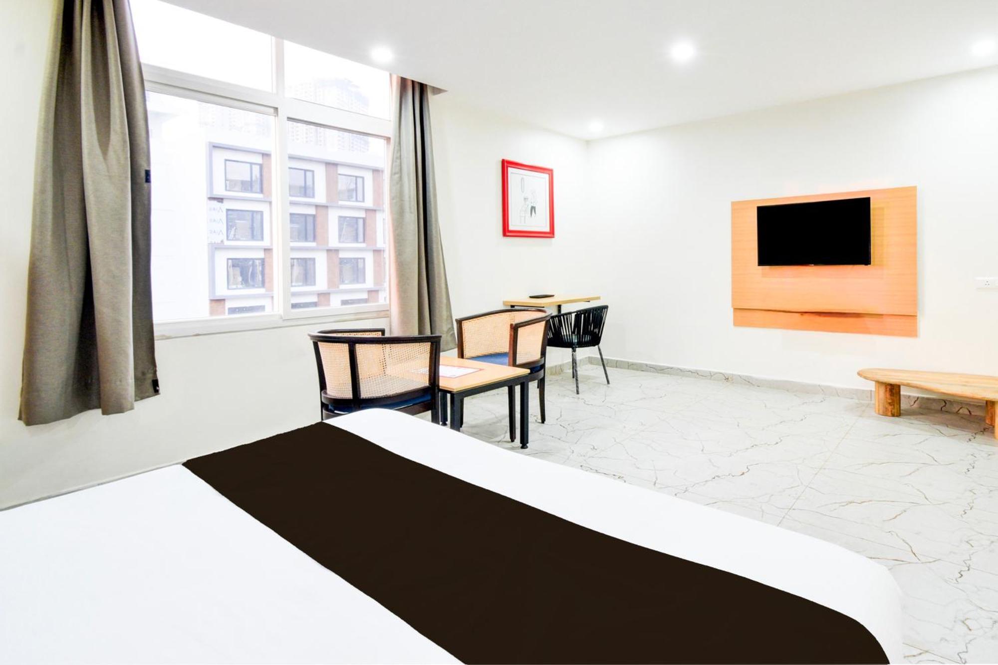Super Townhouse Unnam Hotels Backside Of Tabala Rasa Pub, Financial District 하이데라바드 외부 사진