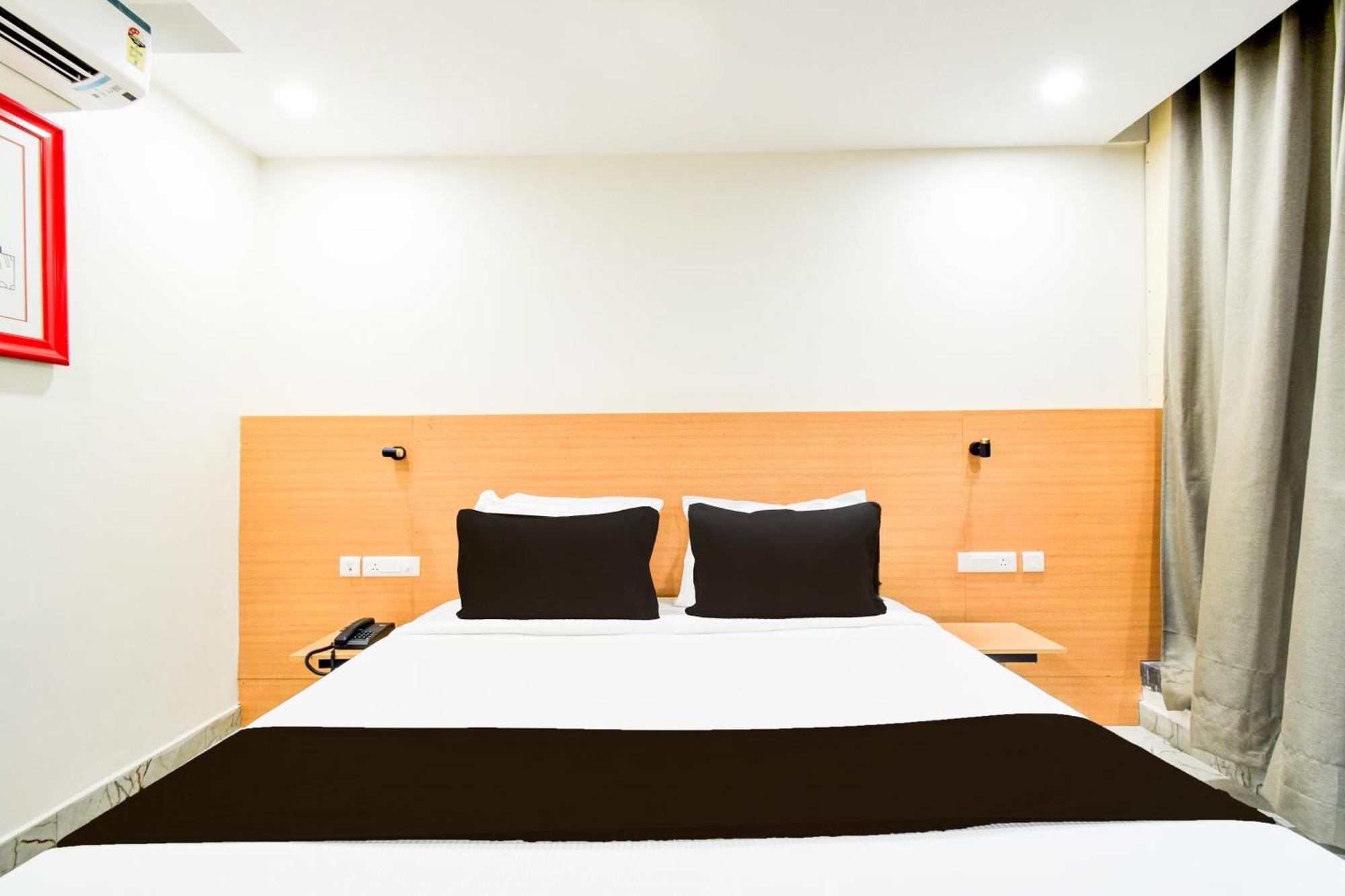 Super Townhouse Unnam Hotels Backside Of Tabala Rasa Pub, Financial District 하이데라바드 외부 사진