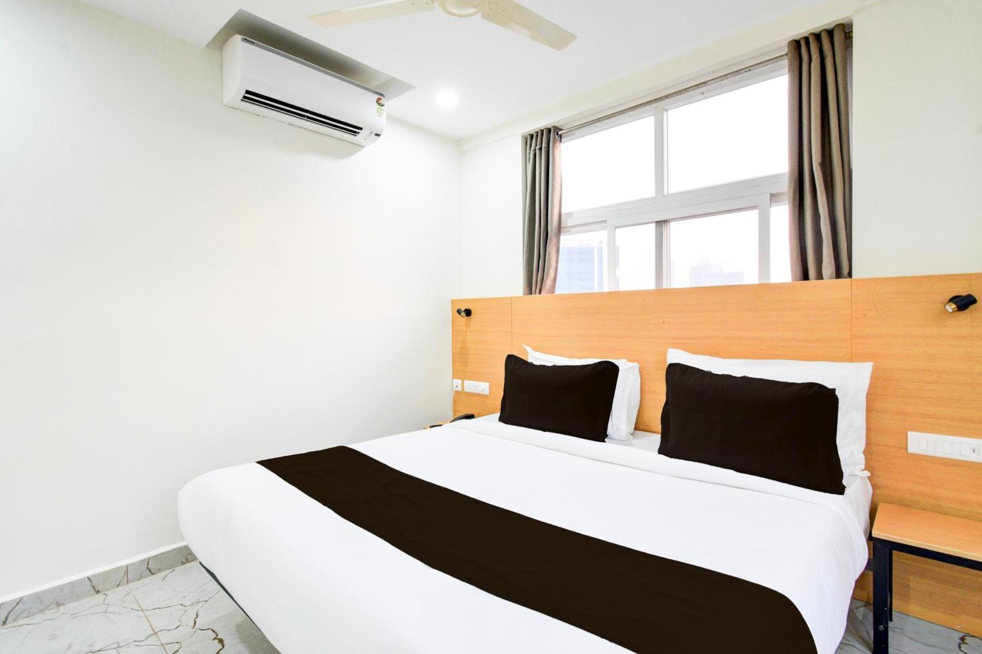 Super Townhouse Unnam Hotels Backside Of Tabala Rasa Pub, Financial District 하이데라바드 외부 사진