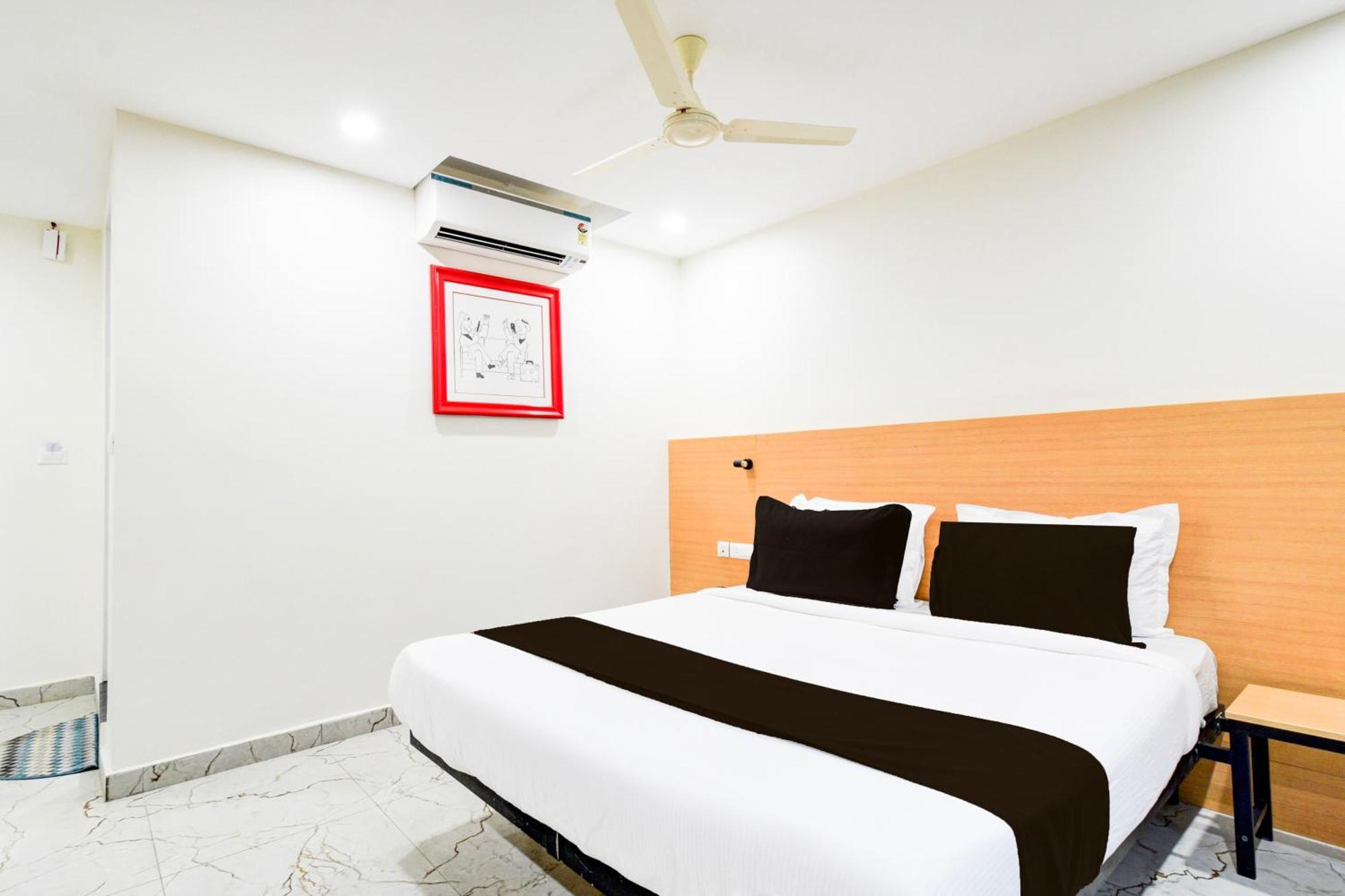 Super Townhouse Unnam Hotels Backside Of Tabala Rasa Pub, Financial District 하이데라바드 외부 사진